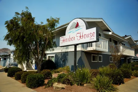 Harbor House Inn Отели рядом с достопримечательностью «Морро Странд Стейт Бич»