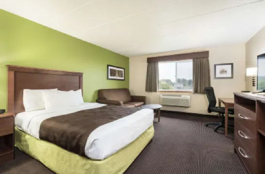 AmericInn by Wyndham Little Falls Отели в г. 