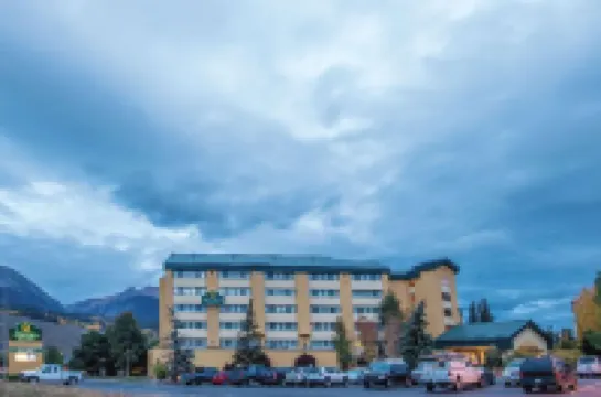 Mountain Valley Inn & Suites