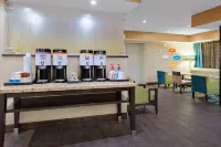 힐튼 베이커스필드 센트럴 스파크