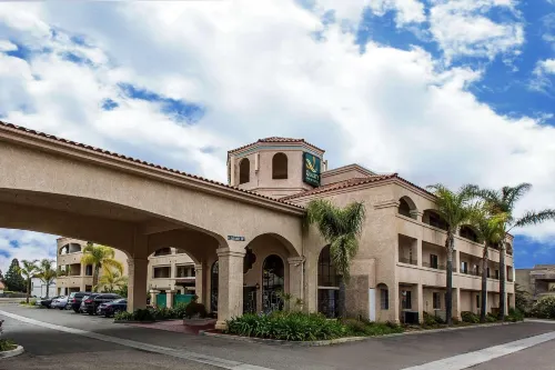 Quality Inn & Suites Camarillo-Oxnard Hotels in Camarillo
