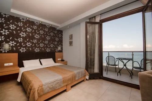 Mistral Hotel - ติดทะเล