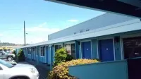 Southsider Motel فنادق في كوس باي