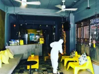 フルフィル プーケット ホステル