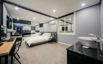 Gamdong Hotel