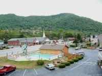 Castlewood Inn Hotels in Haywood County