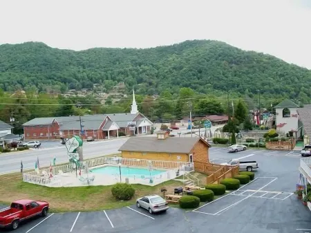 Castlewood Inn Отели в г. Айви Хилл