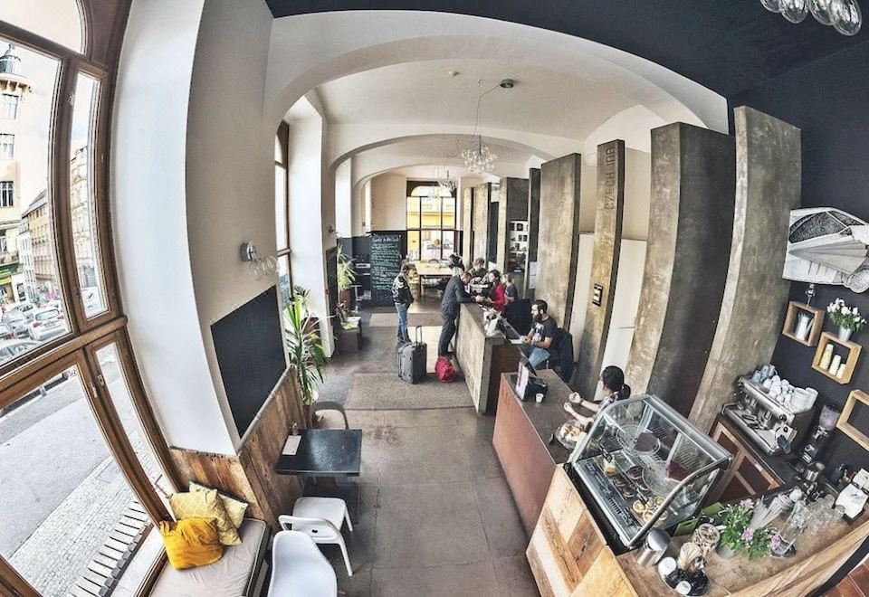 3. 체코 인 프라하..