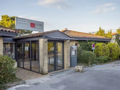 Logis Hôtel Uzès Pont du Gard Hôtels à : Saint-Quentin-la-Poterie