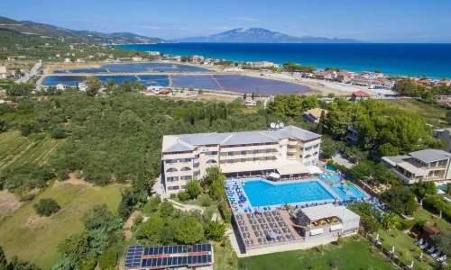 Koukounaria Hotel & Suites