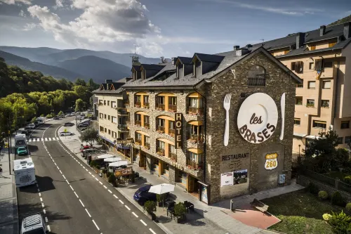 Hotel Restaurant les Brases - Pools