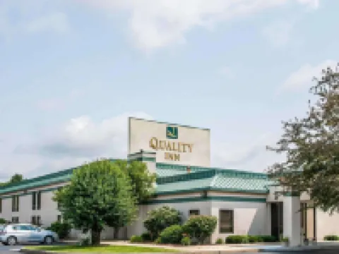 Quality Inn Rochester South Hotels in Fulton County