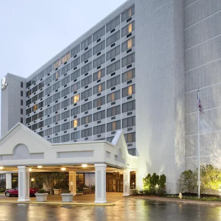 DoubleTree by Hilton Hotel St. Louis - Westport