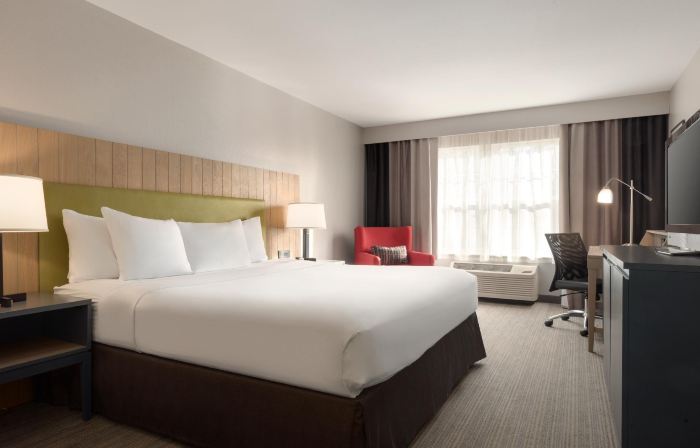 Country Inn & Suites by Radisson, Germantown, WI