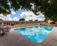 Econo Lodge Fredericksburg - Pools