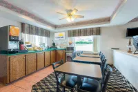 Days Inn by Wyndham Greenville - breakfast