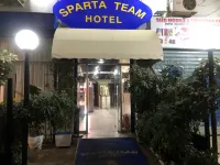 スパルタ チーム ホテル