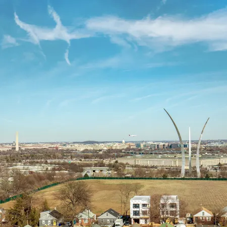 Sheraton Pentagon City Отели рядом с достопримечательностью «Арлингтон-хаус»