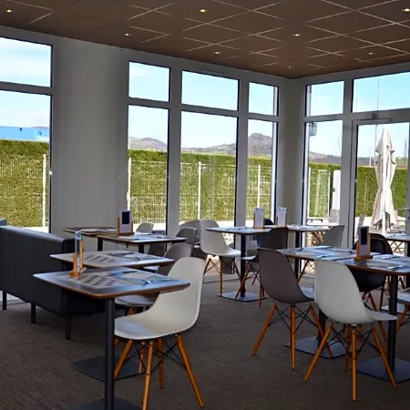 Ibis Issoire