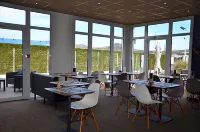 宜必思伊蘇瓦爾酒店 - 停車場