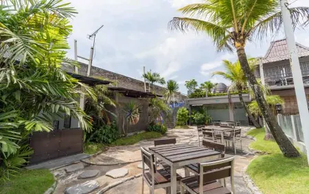 D'Fresh Guesthouse Отели рядом с достопримечательностью «DUCK RC DDR»