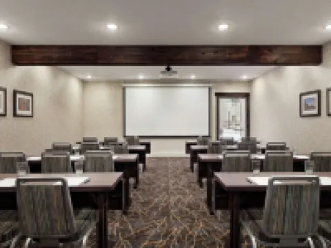Homewood Suites by Hilton-錫拉丘茲利物浦 薩利納酒店