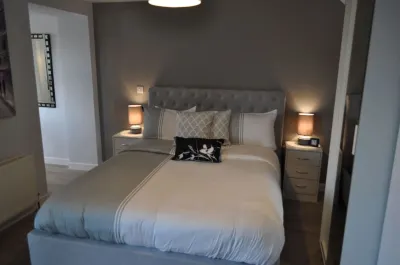 VIP Church Street Apartment Hotel di Moy