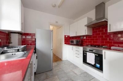 Four-Bedroom House Fortified Home - Near Rochester Castle Photo