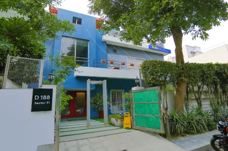 FabHotel F9 Sector 51 Отели рядом с достопримечательностью «Radha Krishan Park»