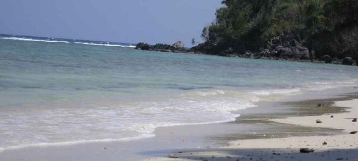 Halmahera Kostel Hotels in Tegal