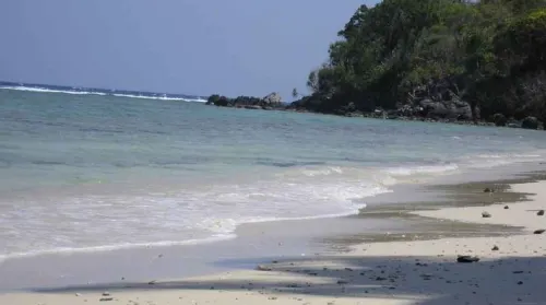 Halmahera Kostel - Bintang 3