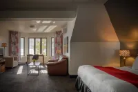 L'Auberge du Lac St-Pierre Hotels near La Petite Meunière Inc