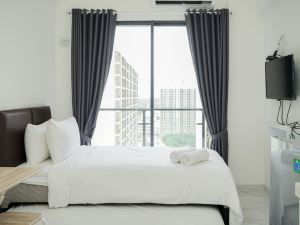 Comfy and High Floor Studio at Sky House BSD Apartment