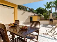Seaside Apartment with BBQ & Garden