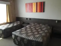 Alexander The Great Motel Hotels in Windsor