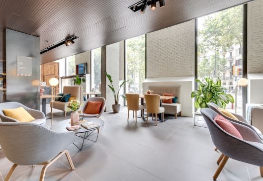 옥시덴탈 디아고날 414 외관