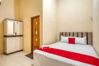 RedDoorz Syariah near Kebon Rojo Park Blitar Hotel di Blitar