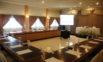 Puri Indah Inn, Conference & Resort Hotel