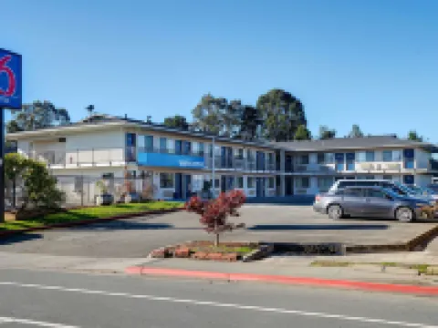 Motel 6 Arcata, CA – Cal Poly Humboldt Hoteles en Arcata