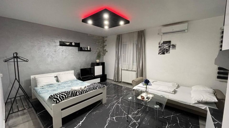 Airport Apartments