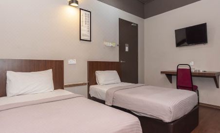 Room V at Kluang Parade - Housity