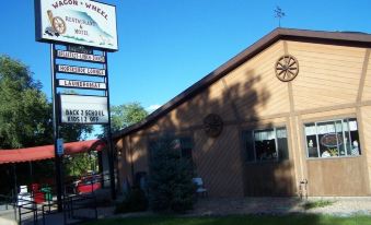 Wagon Wheel Restaurant Bar and Motel