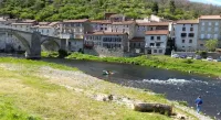 VVF Les Gorges de l'Allier Hôtels à : Villeneuve-d'Allier