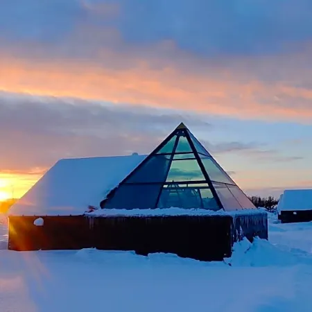 Aurora Pyramid Glass Igloos