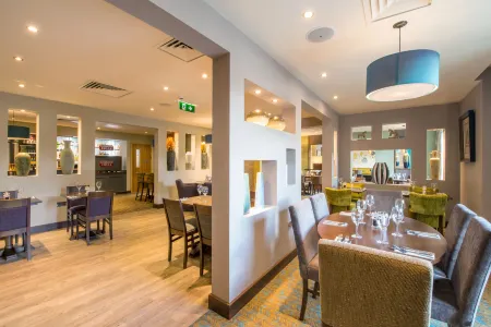 Premier Inn London Brentford Отели рядом с достопримечательностью «Хаунслоу Хит»