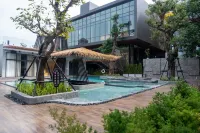 Richmann Resort Hotel Hatyai - Pools