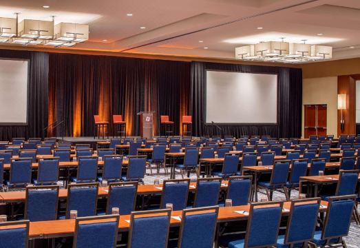 하얏트 리젠시 크리스털 씨티 앳 레이건 내셔널 에어포트의 야외 수영장