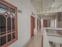 RedDoorz Near Ciputra Golf Surabaya