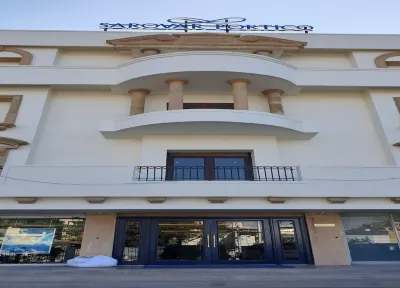 Sarovar Portico Dehradun Các khách sạn gần Ram Tal Horticultural Garden