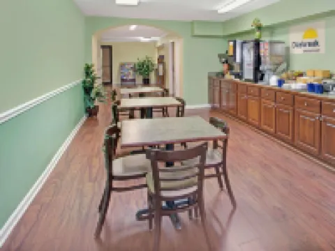 デイズ イン バイ ウィンダム マリエッタ ホワイト ウォーター コブのホテル